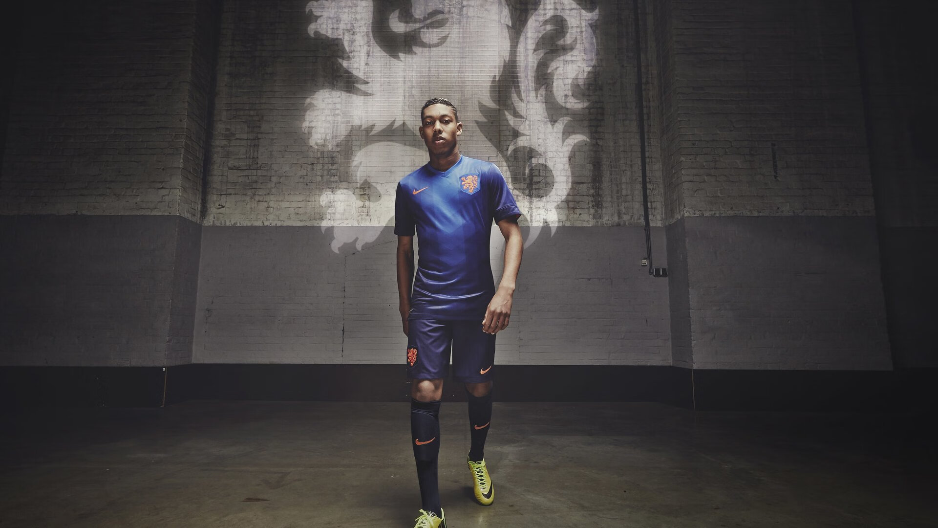 勒夫意外当选年度最佳教练，球迷惊喜万分，勒夫主教练